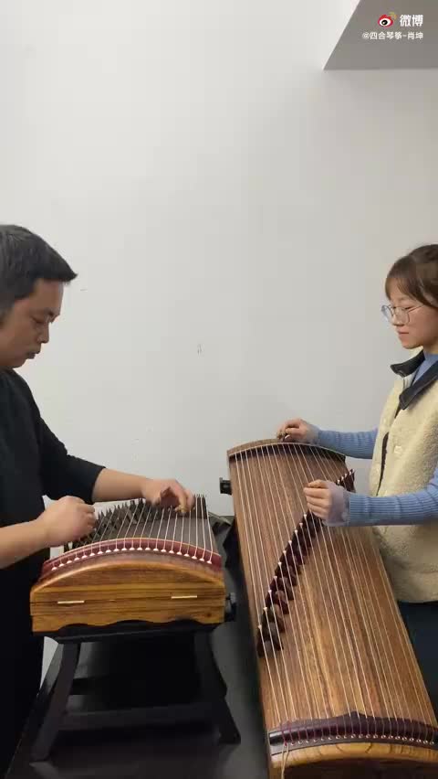 即興二重奏《青城山下白素貞》演奏:肖坤_古箏視頻-古箏入門教學視頻